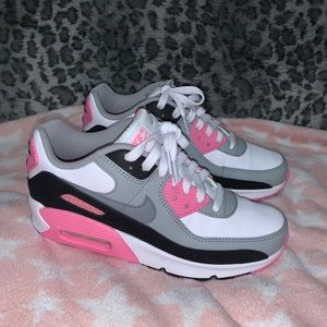 NWOT Nike Air Max 90